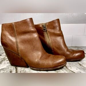 Size 7.5 - Kork-Ease Natalya Women’s Wedge Heel Boots. Leather Ankle Bootie